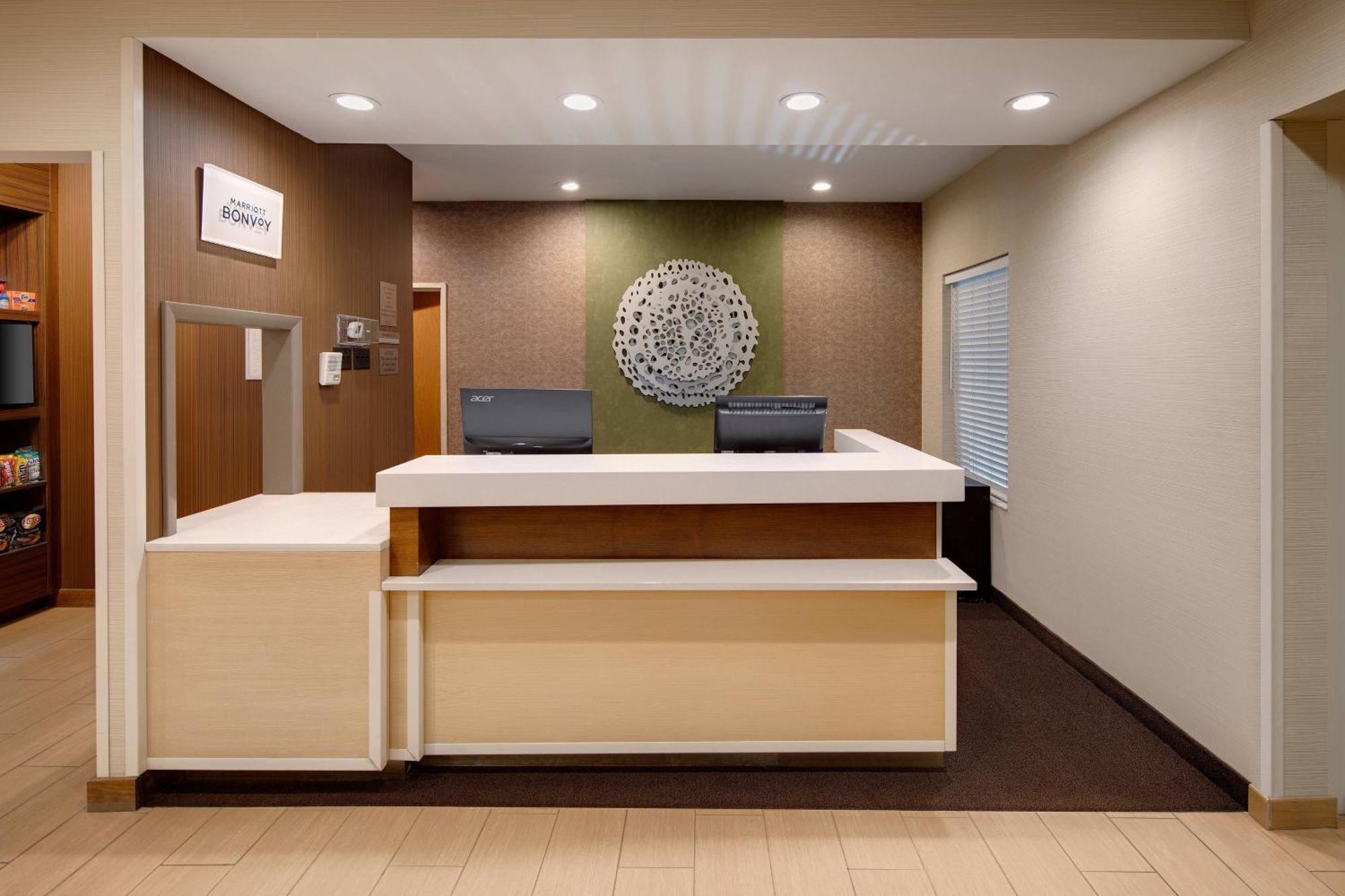 Fairfield Inn & Suites Indianapolis Airport Exteriör bild